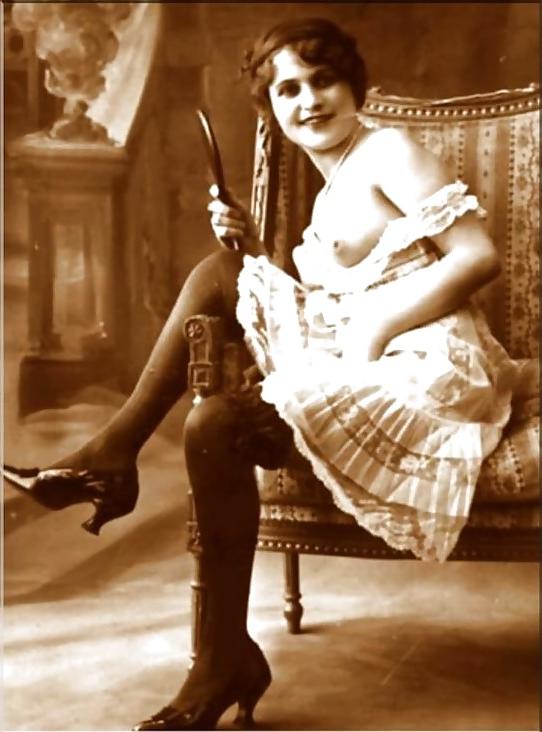 16P Vintage lady's &  Reflections-num-001