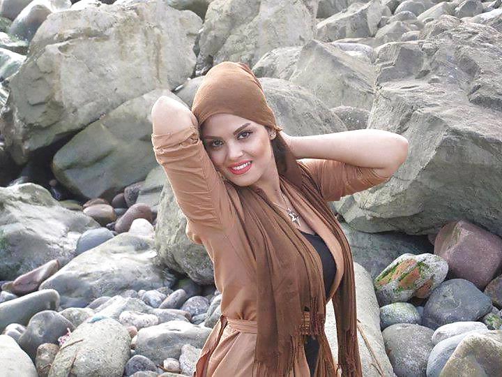 25P Sexy Iranian Girls 7