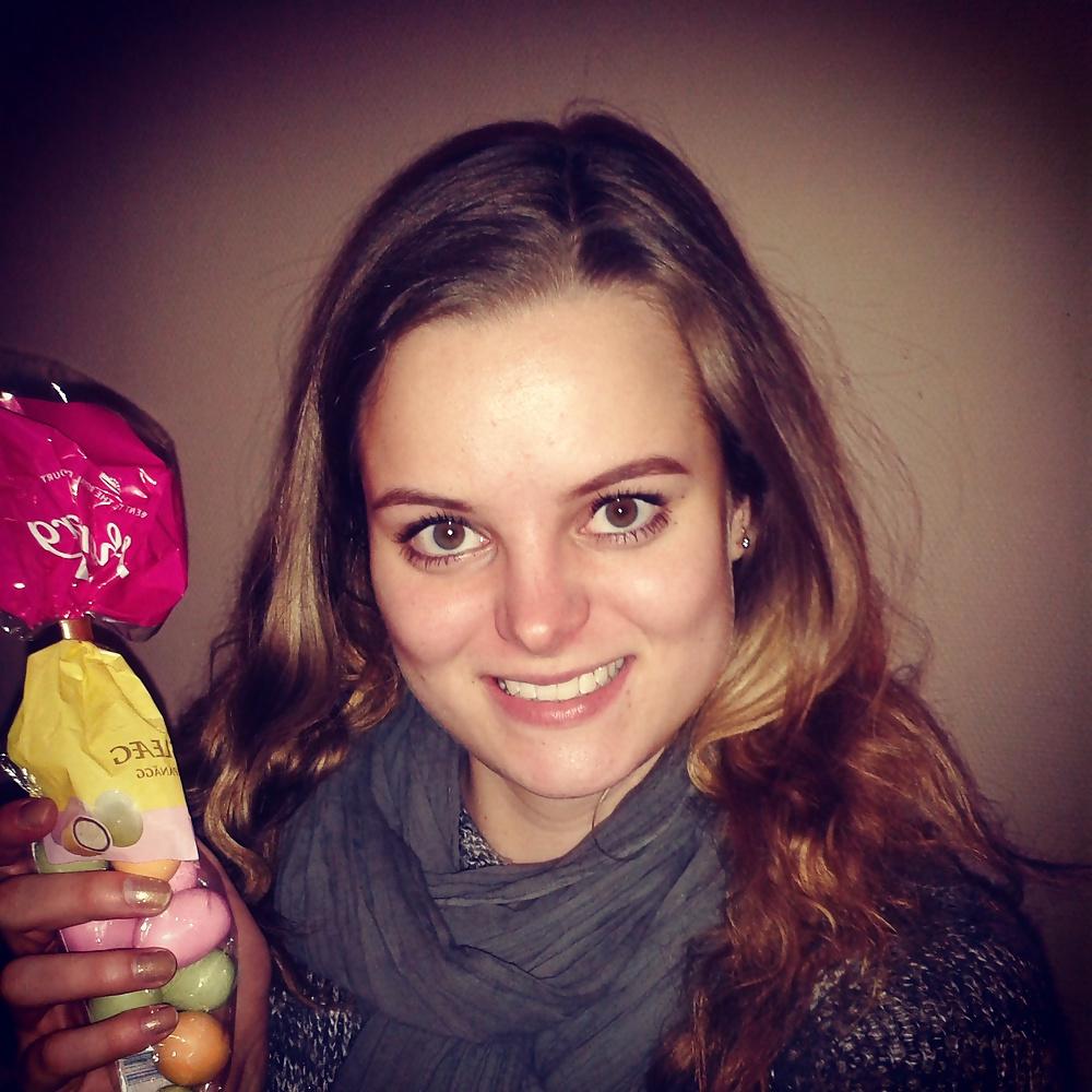 25P Selfshot & Boyfriend Pics she like her Yoghurt 312ml Activia
