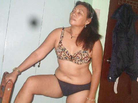 18P Filipina puta Joma... and mom