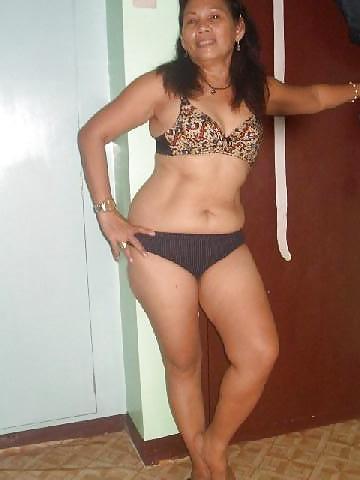 18P Filipina puta Joma... and mom