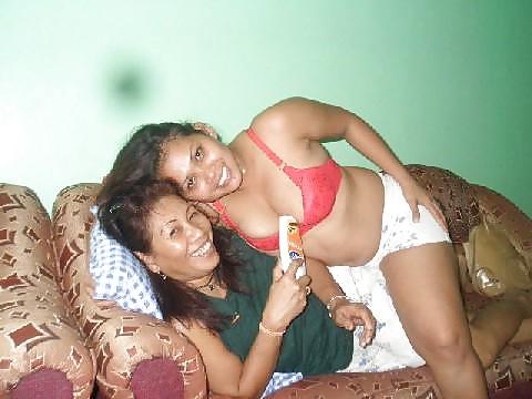 18P Filipina puta Joma... and mom