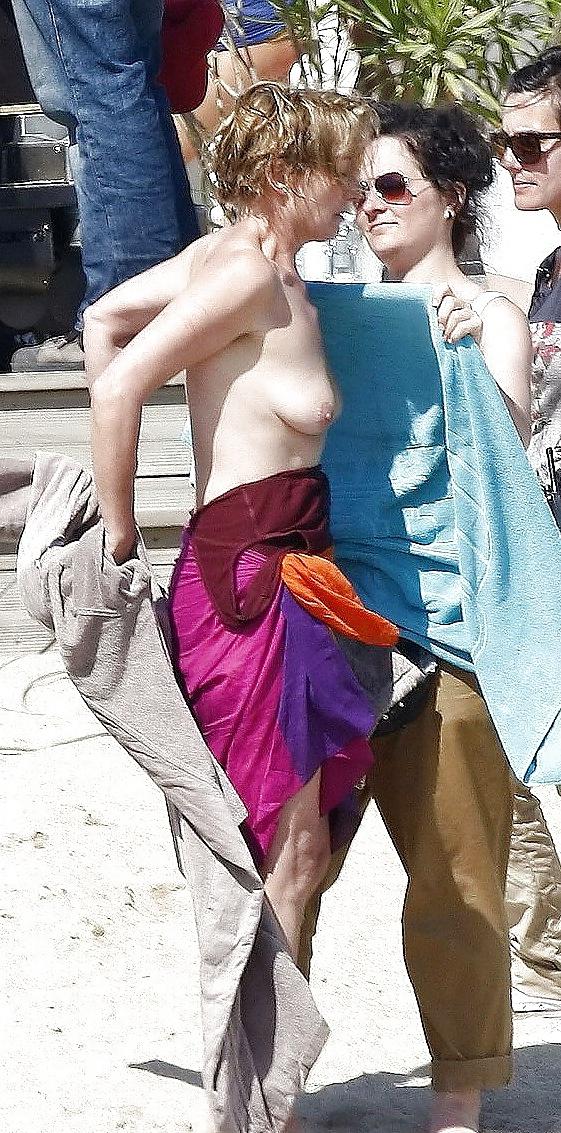 4P Mature celebrity Emma Thompson (55 yrs)