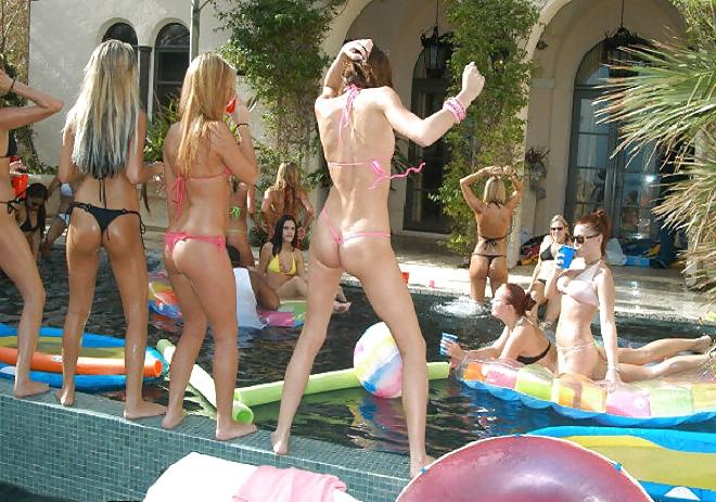 25P Sexy Pool Party