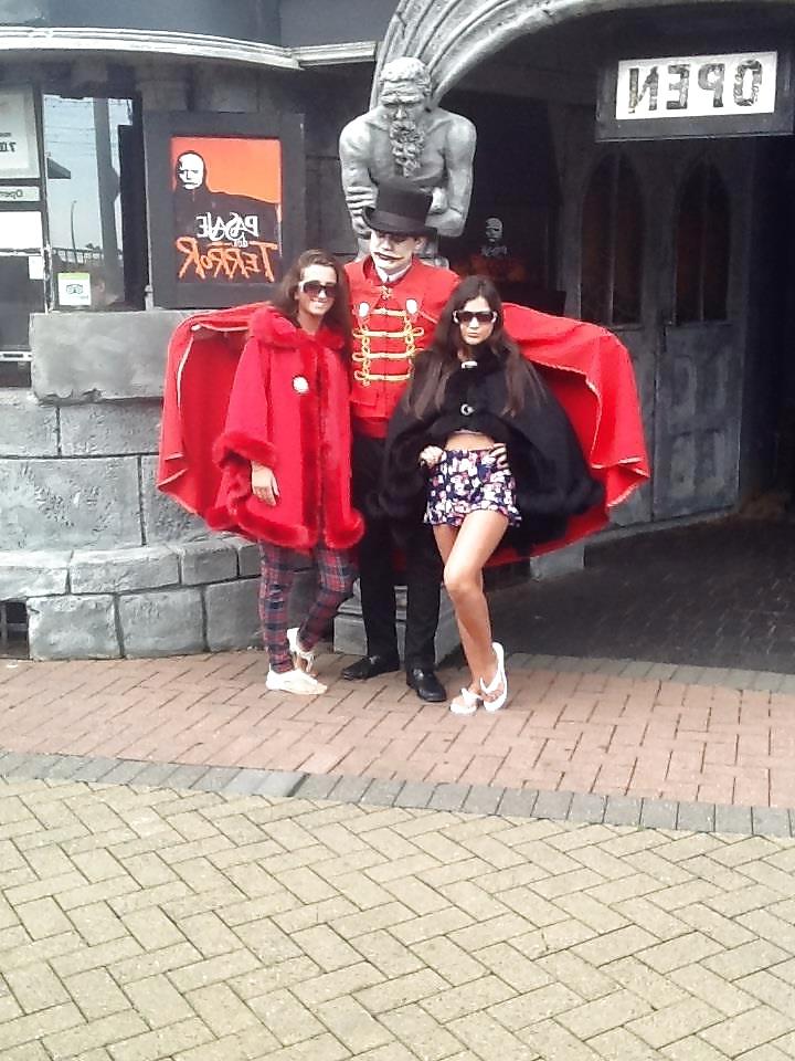 25P Irish Gpysy Teen Girls Trip To Blackpool