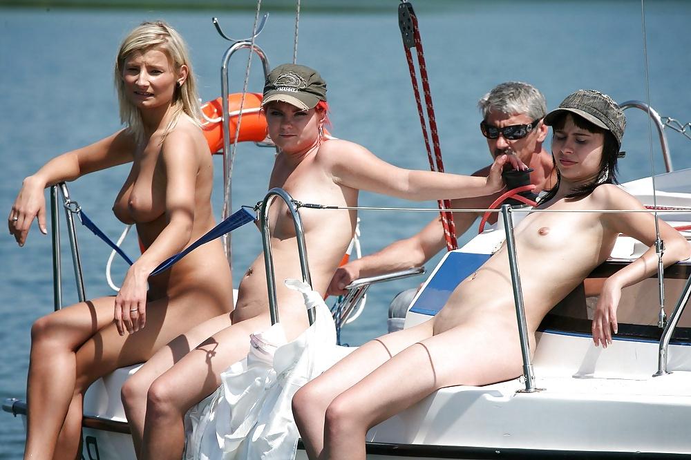 25P Groups Of Naked People - Vol. 7