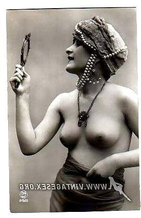 25P Vintage Nudes 2