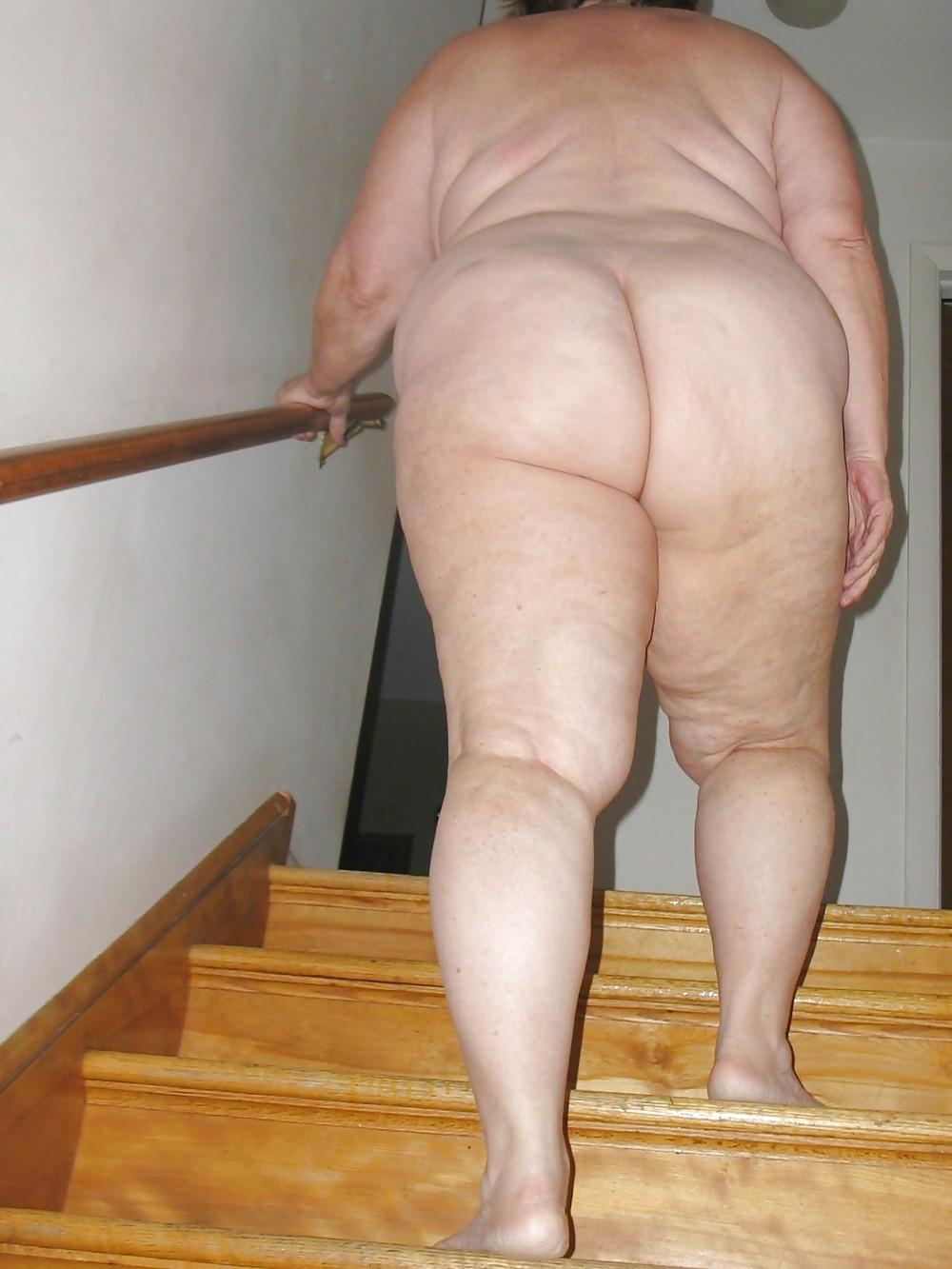 25P Mom ass