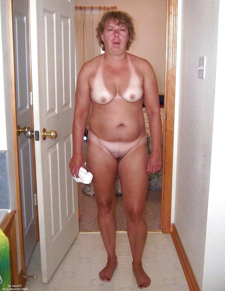 20P Mature tan lines 1.