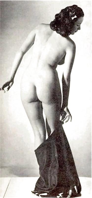 25P Vintage Nudes 10