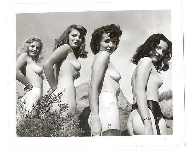 25P Vintage Nudes 10