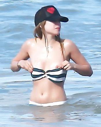 13P Celebrity nip slip