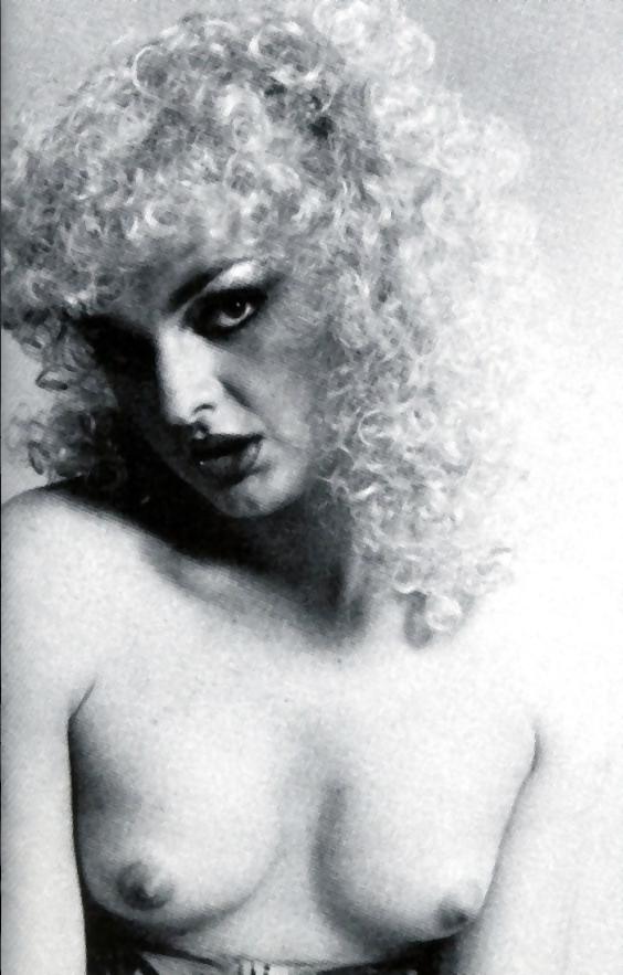 16P Vintage She-Males-num-001