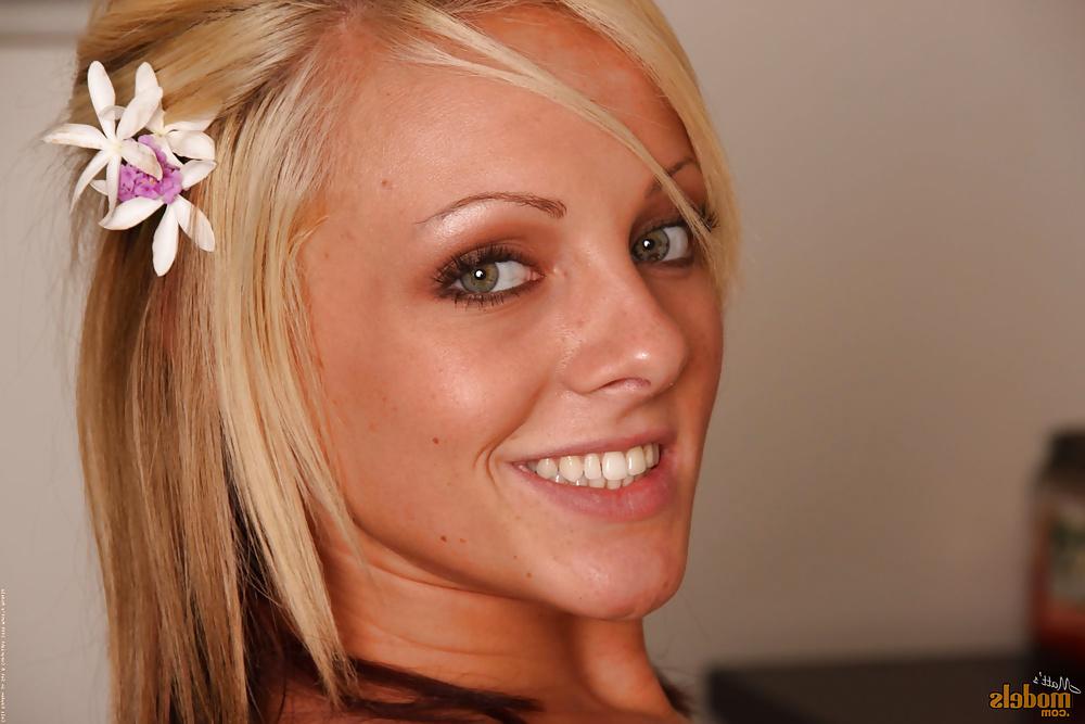 11P Cute Wholesome Surfer Girl with Nice Tan
