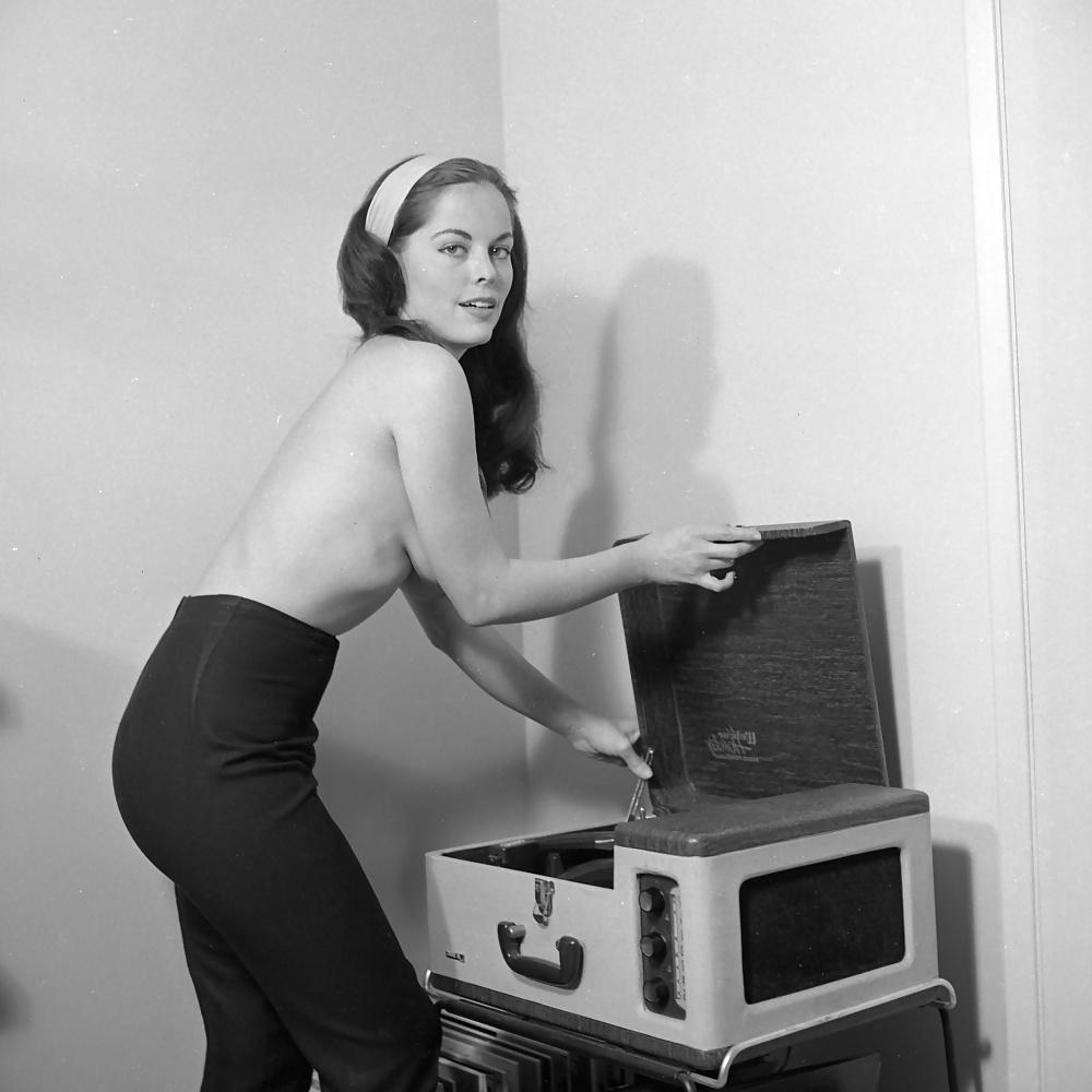 16P Vintage lady's & Vinyl records-num-001