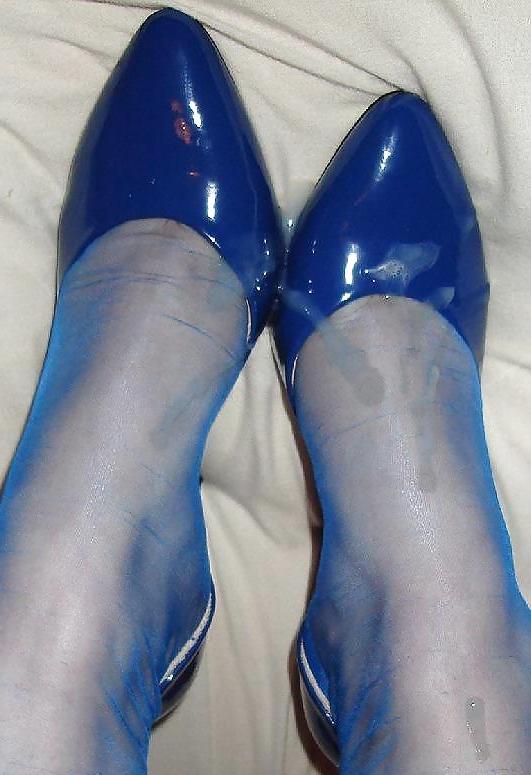 25P CUM ON NYLON