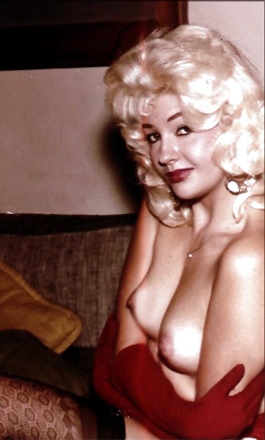 16P Vintage lady's & Their Bosoms-num-001