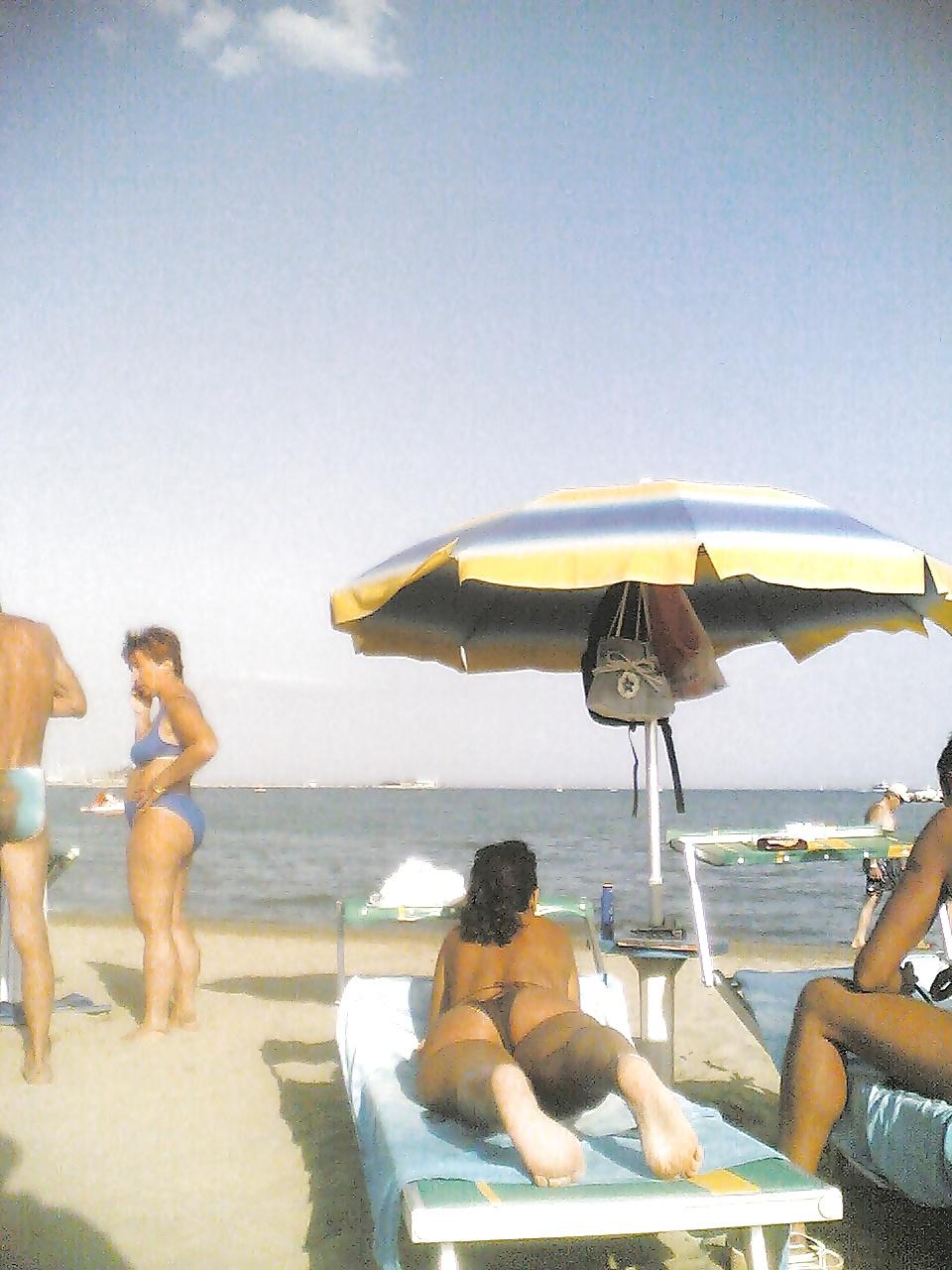25P Italian big dam ass bikini 2014