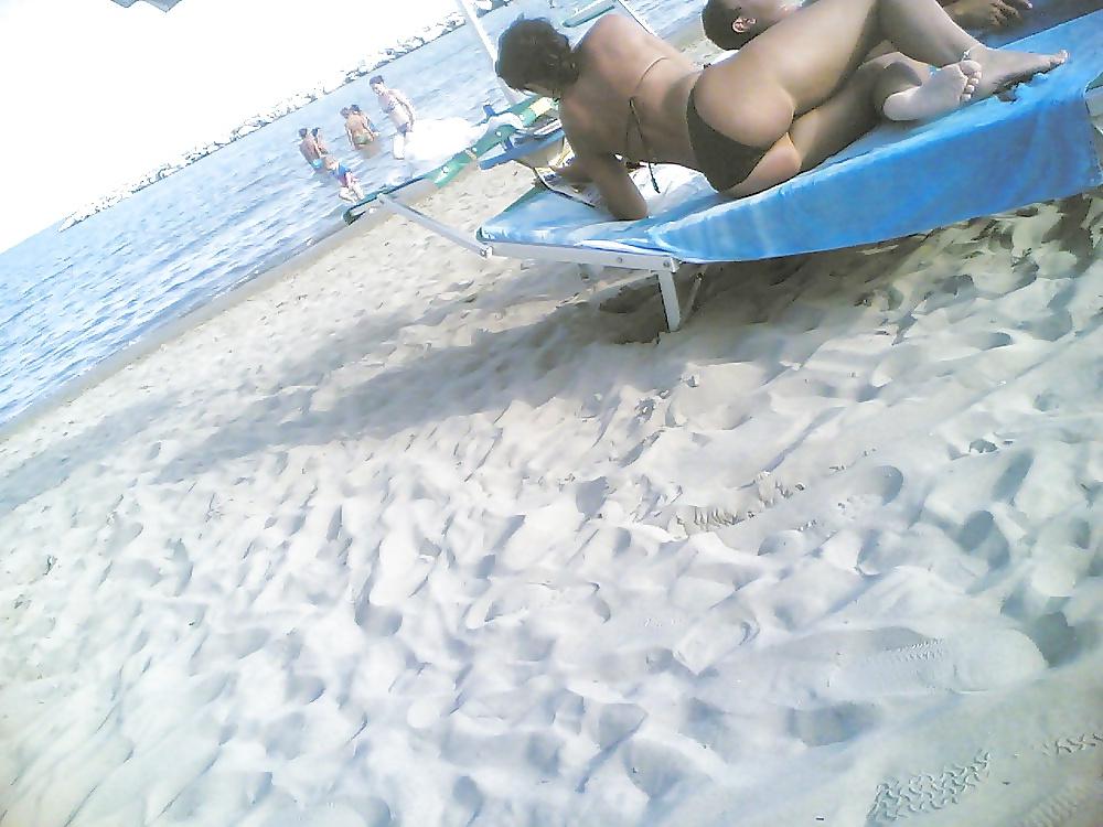 25P Italian big dam ass bikini 2014