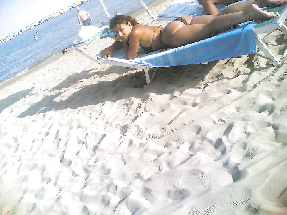 25P Italian big dam ass bikini 2014