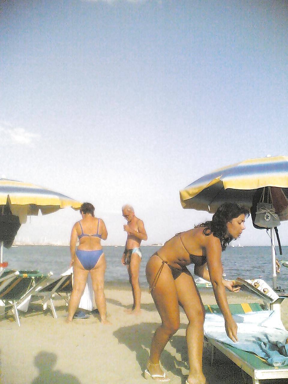 25P Italian big dam ass bikini 2014