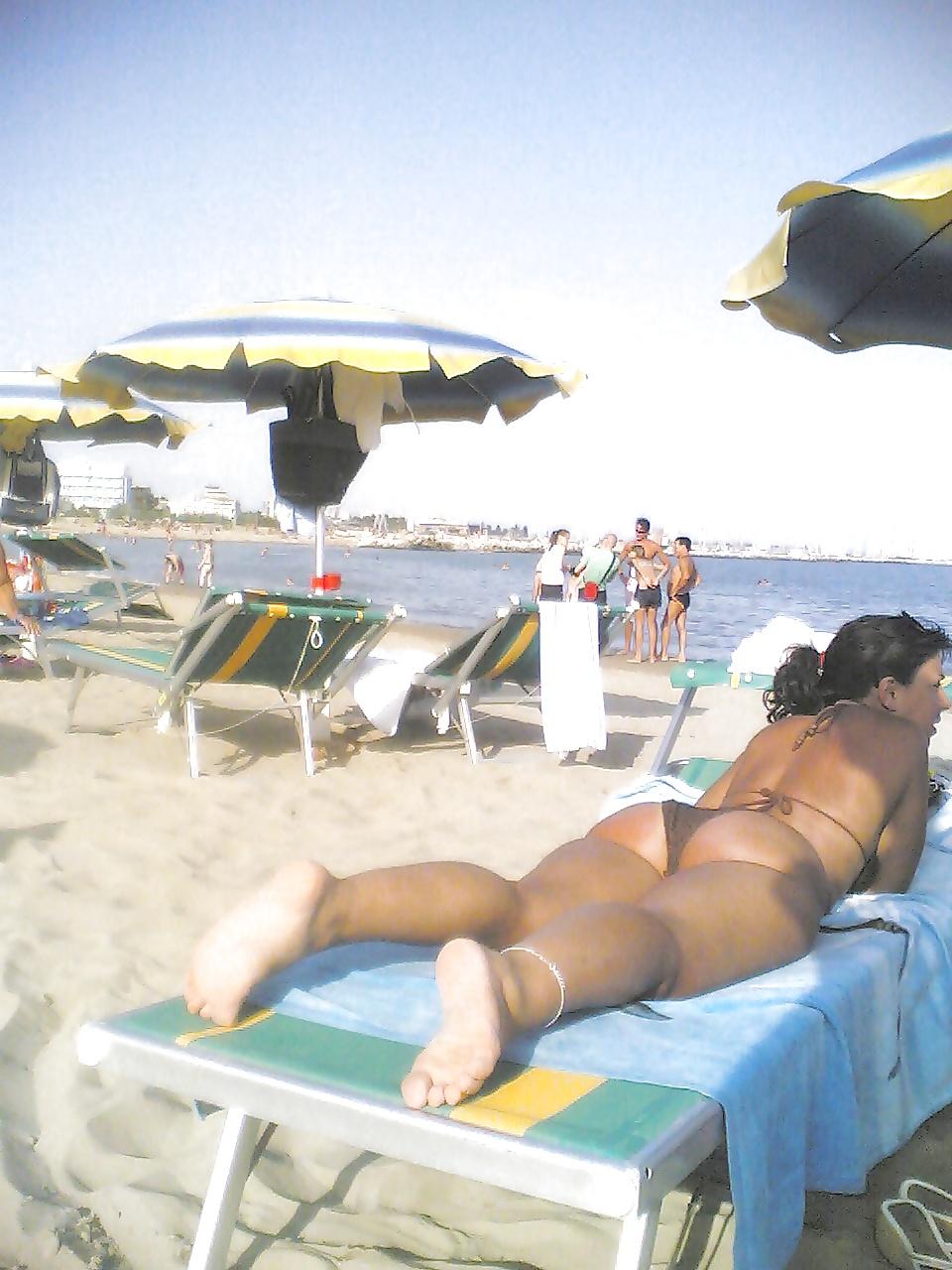 25P Italian big dam ass bikini 2014