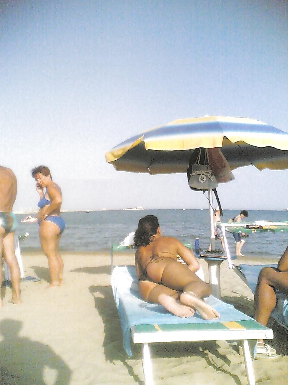 25P Italian big dam ass bikini 2014