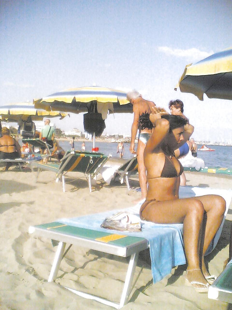 25P Italian big dam ass bikini 2014