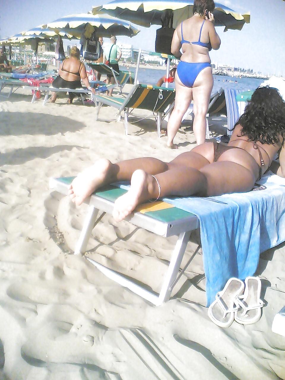 25P Italian big dam ass bikini 2014