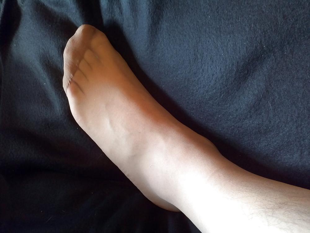 4P Request for my feet in tan tights