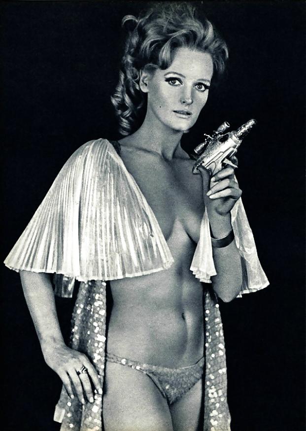 16P Vintage lady's & Guns-num-001