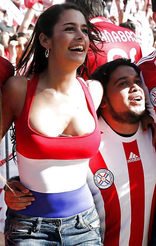 25P The Sexiest Football Fan 