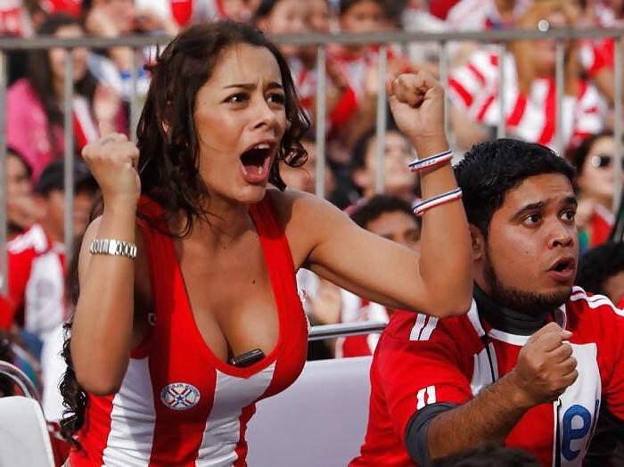 25P The Sexiest Football Fan 