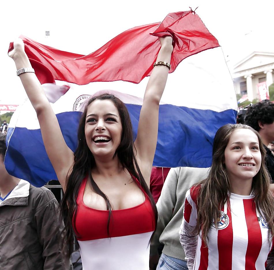 25P The Sexiest Football Fan 