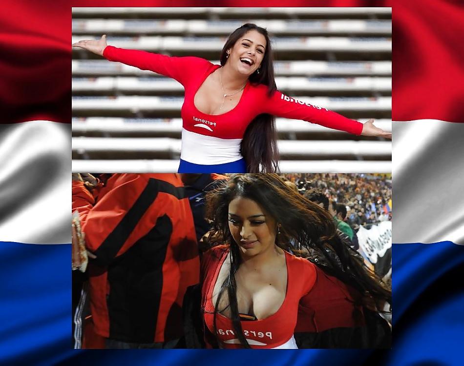 25P The Sexiest Football Fan 
