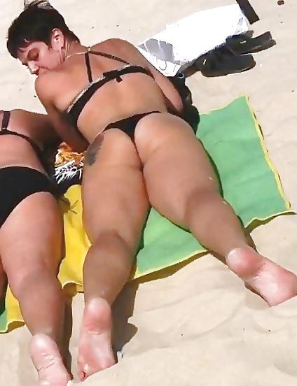 25P Italian big ass bikini 2014