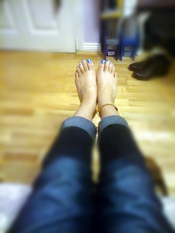 25P Sexy Feet Cum Covered