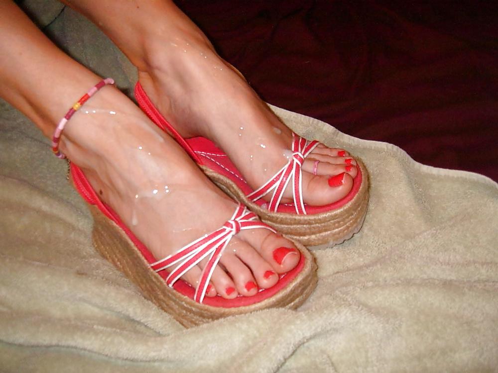 25P Sexy Feet Cum Covered