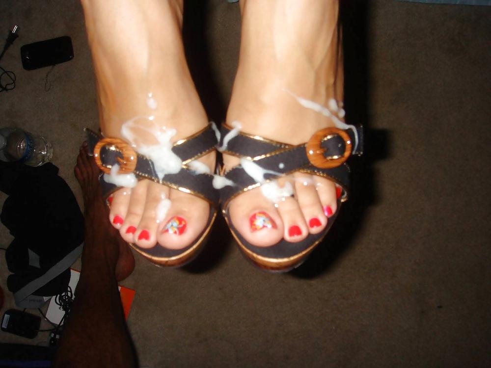 25P Cum On Feet And Heels 3