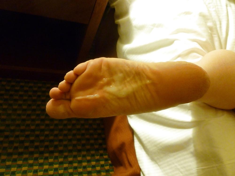 25P Cum On Feet And Heels 3