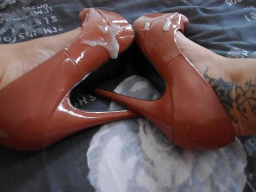 25P Cum On Feet And Heels 3