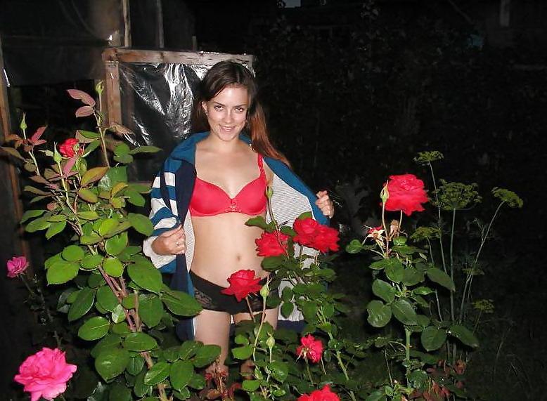 11P Sweet teen posing outdoor and indoor
