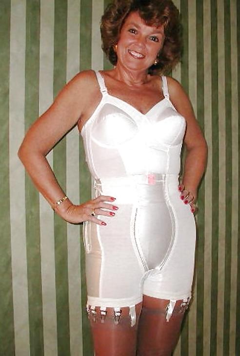 25P Mature ladies in girdles