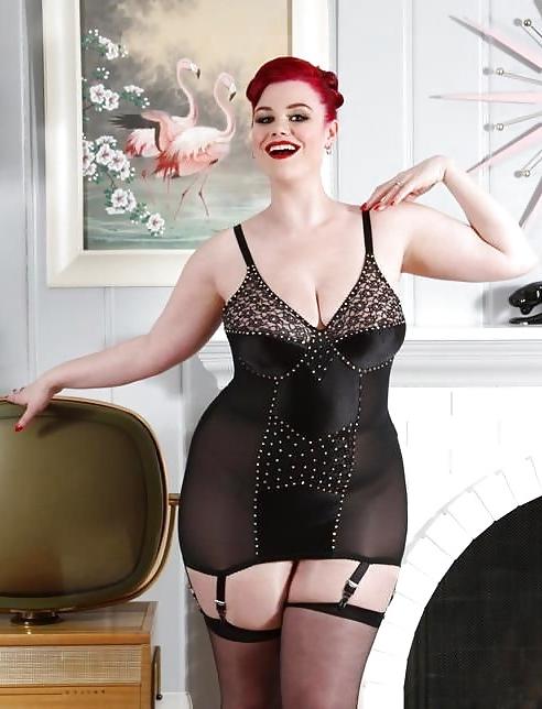 25P Mature ladies in girdles