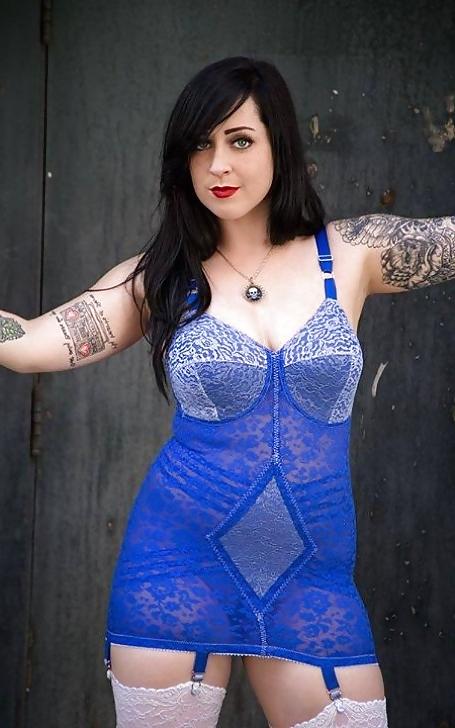 25P Mature ladies in girdles