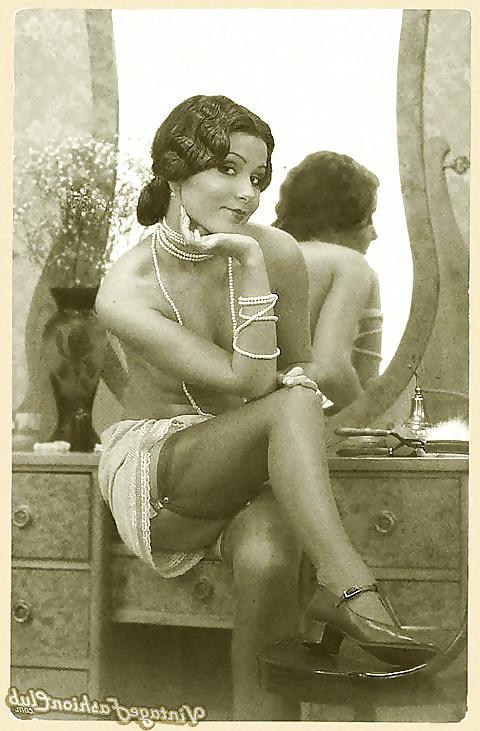 21P Ladies in Vintage Knickers
