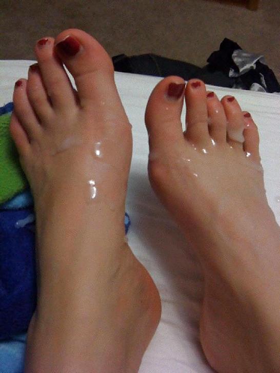 9P Cum covered feet