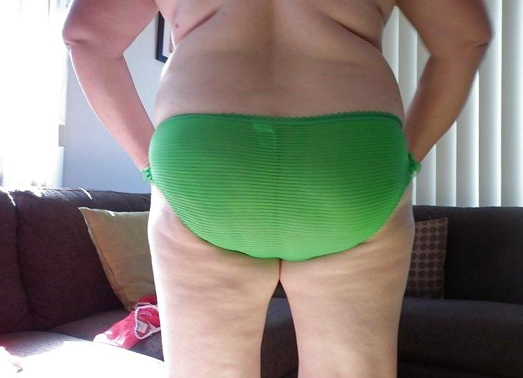 8P Yum yum yum !! what a hot and tasty ass !!