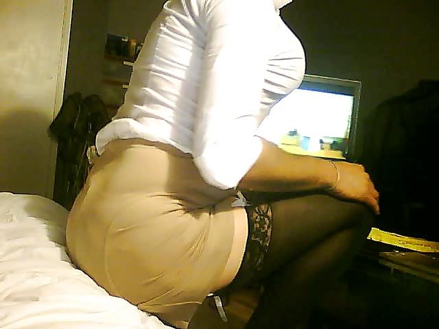 18P Tan skirt 