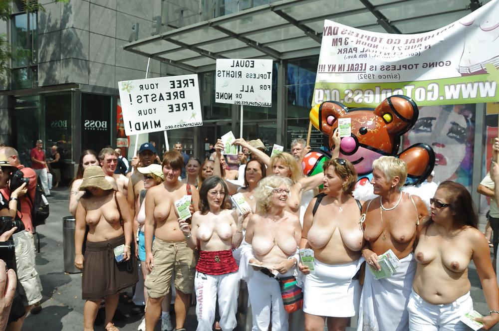25P Groups Of Naked Women - Vol. 1
